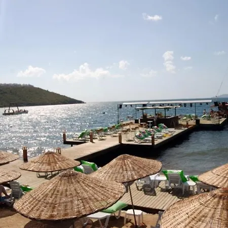 Stunning 4 Bedroom Private - With Pool * Milas