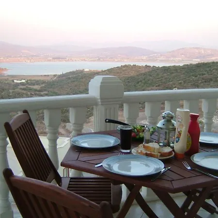 Villa Stunning 4 Bedroom Private - With Pool *