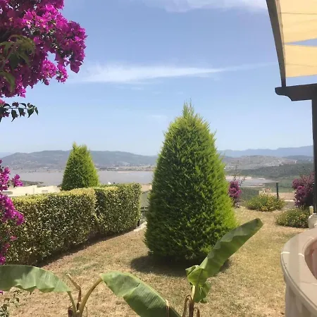 Villa Stunning 4 Bedroom Private - With Pool *