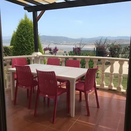 Villa Stunning 4 Bedroom Private - With Pool